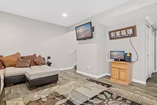 421 E Lake St, Waconia, MN 55387 - Photo 17