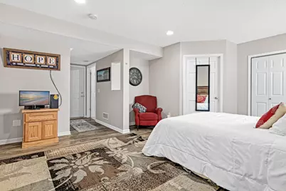 421 E Lake Street, Waconia, MN 55387 - Photo 19