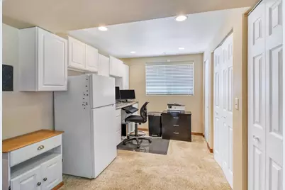 409 Oakway, Moorhead, MN 56560 - Photo 33