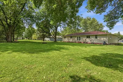 403 9th Avenue SW, Wells, MN 56097 - Photo 5