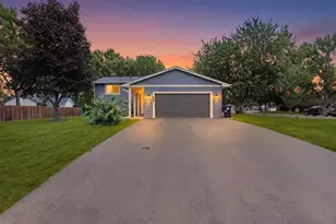 1239 Ruby Ln, Shakopee, MN 55379 - Photo 1