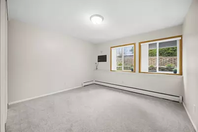 8242 Feemont Avenue S #B, Bloomington, MN 55420 - Photo 11