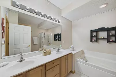625 Wesley Commons Drive #47, Golden Valley, MN 55427 - Photo 17