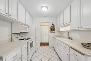 4370 Brookside Ct, Edina, MN 55436 - Photo 15