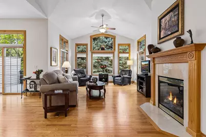 10162 Chestnut Circle N, Brooklyn Park, MN 55443 - Photo 3