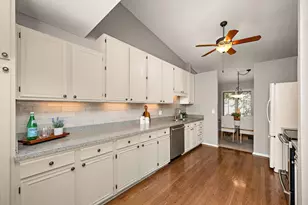 6304 Red Fox Ln, Edina, MN 55436 - Photo 11