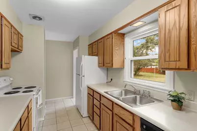 4057 Hampshire Avenue N, Crystal, MN 55427 - Photo 9