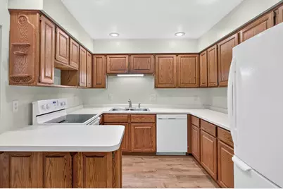 2813 Robinwood Way, Woodbury, MN 55125 - Photo 13