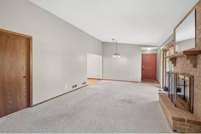 2813 Robinwood Way, Woodbury, MN 55125 - Photo 9