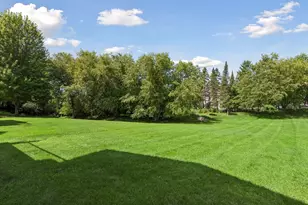 13323 Glenhaven Ct, Apple Valley, MN 55124 - Photo 3