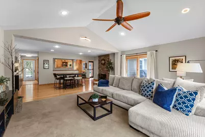 9218 Russell Avenue S, Bloomington, MN 55431 - Photo 17
