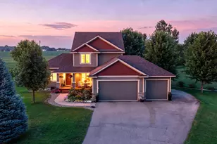 900 Heritage Trail NE, New Prague, MN 56071 - Photo 1