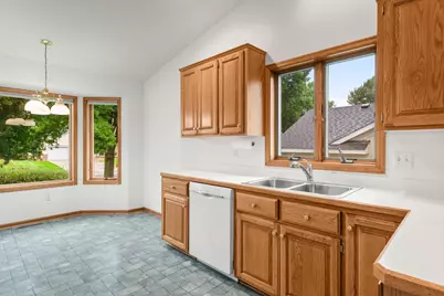 1284 Quincy Circle, Shakopee, MN 55379 - Photo 25