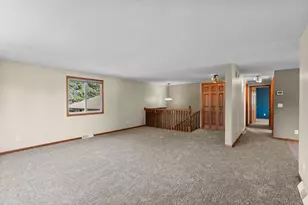 302 Jennifer Ln, Jordan, MN 55352 - Photo 5