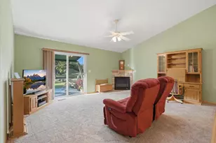 1053 W Ridge Ct, New Richmond, WI 54017 - Photo 5