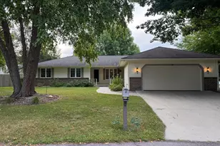 15 Caroletta Ct, Mankato, MN 56001 - Photo 1