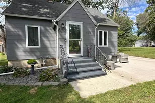 423 10th St S, Mountain Lake, MN 56159 - Photo 3