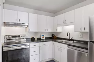 78 10th St E, Saint Paul, MN 55101 - Photo 9