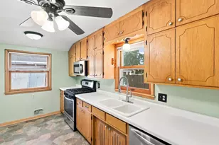 1045 Keefe St, Eagan, MN 55121 - Photo 9