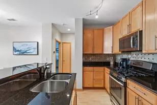 530 Grant Street E, Minneapolis, MN 55404 - Photo 17