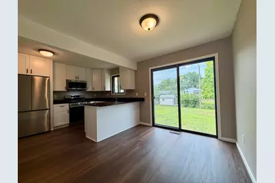1612 69th Avenue N, Brooklyn Center, MN 55430 - Photo 5