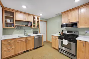 210 W 43rd St, Minneapolis, MN 55409 - Photo 5