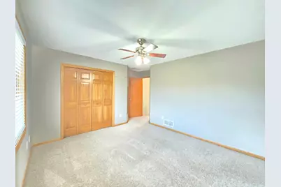4625 Edinbrook Terrace, Brooklyn Park, MN 55443 - Photo 17