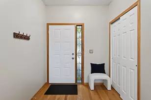 594 Sutherland Dr, Woodbury, MN 55129 - Photo 5