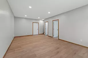 594 Sutherland Dr, Woodbury, MN 55129 - Photo 25