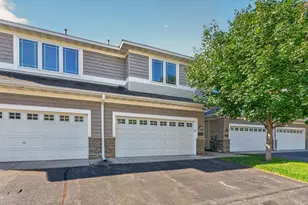 594 Sutherland Dr, Woodbury, MN 55129 - Photo 3