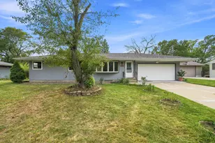 2795 Farrington St, Roseville, MN 55113 - Photo 1