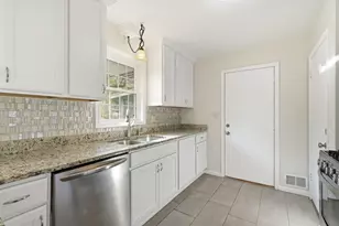 2795 Farrington St, Roseville, MN 55113 - Photo 9