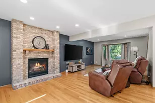 13306 Ellice Ct, Apple Valley, MN 55124 - Photo 9