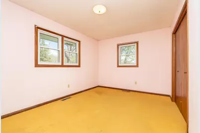 502 Vine Avenue W, Montgomery, MN 56069 - Photo 13