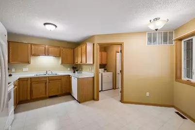 7929 Barrymore Lane, Woodbury, MN 55125 - Photo 13