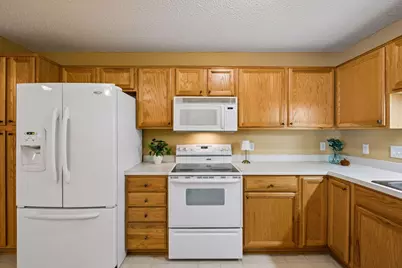7929 Barrymore Lane, Woodbury, MN 55125 - Photo 11