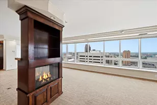 168 6th St E, Saint Paul, MN 55101 - Photo 3