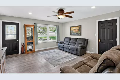 219 S Dayton Avenue, Parkers Prairie, MN 56361 - Photo 7