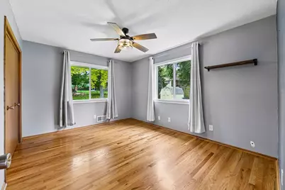 1370 Valley View Road, Chaska, MN 55318 - Photo 13