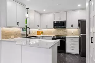 1370 Valleyview Rd, Chaska, MN 55318 - Photo 5