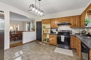 239 Oakwood Dr, Shoreview, MN 55126 - Photo 5