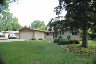 421 Dale Ave, Moorhead, MN 56560 - Photo 1