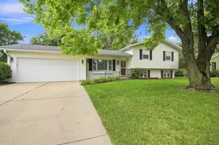 226 16th St NE, Owatonna, MN 55060 - Photo 1