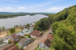 142 Washington St, Fountain City, WI 54629 - Photo 25