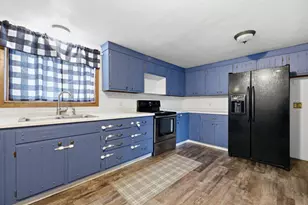 142 Washington St, Fountain City, WI 54629 - Photo 5