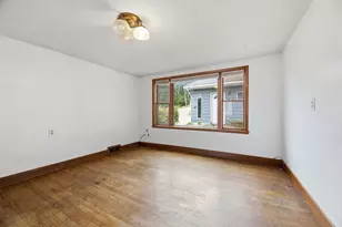 142 Washington St, Fountain City, WI 54629 - Photo 11