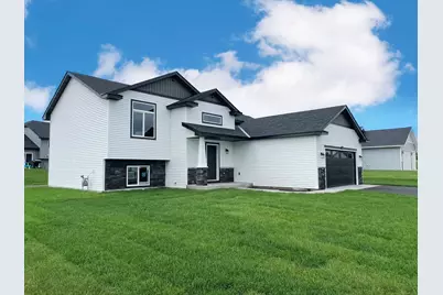 1143 29th Street NE, Sauk Rapids, MN 56379 - Photo 3