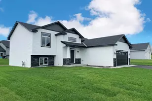 1143 29th St NE, Sauk Rapids, MN 56379 - Photo 3