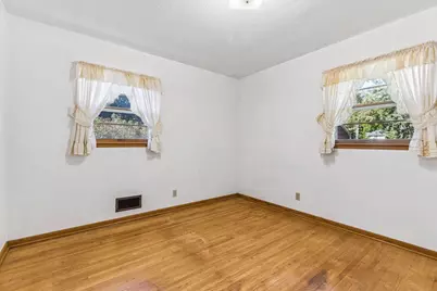 1411 Alaska Avenue, Saint Paul, MN 55116 - Photo 9
