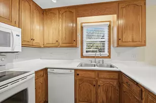 710 Windemere Dr, Plymouth, MN 55441 - Photo 7